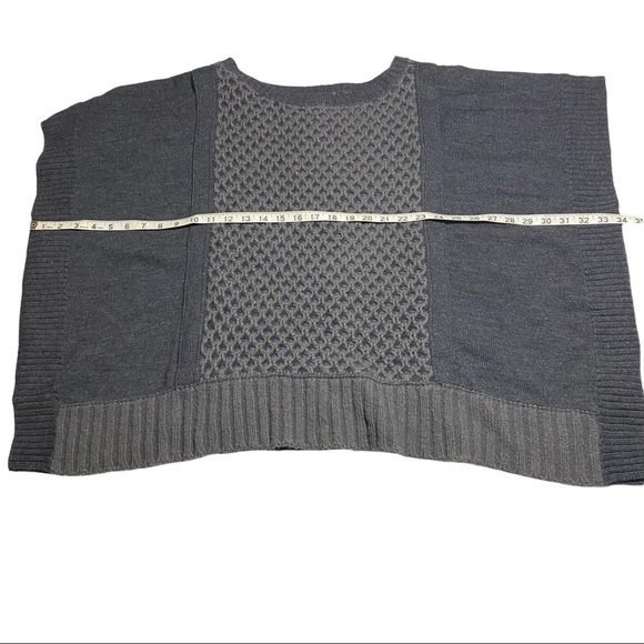 LABEL + thread Women Blue & Grey Crochet Wool Oversized Poncho Sweater Sz Small - Picture 7 of 11